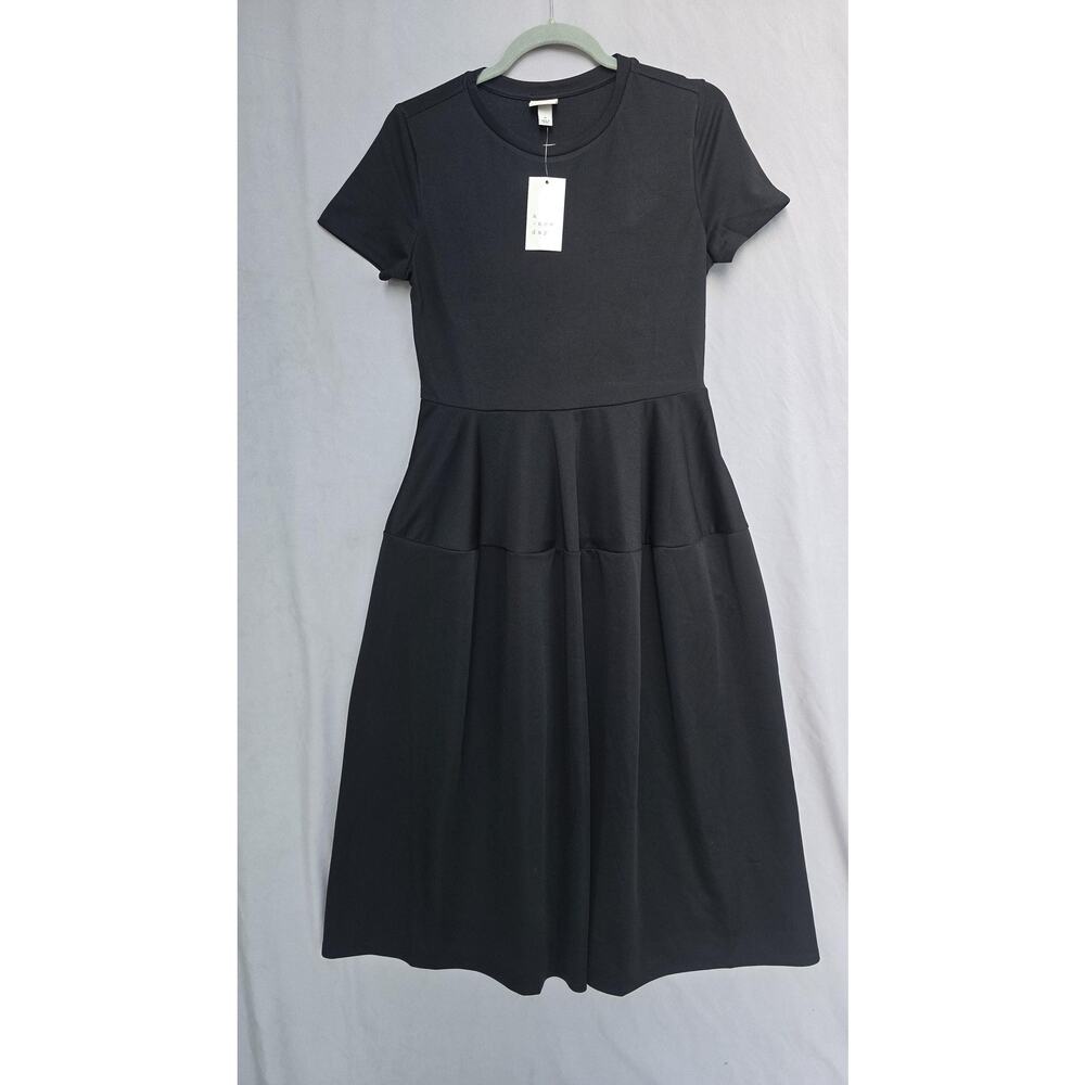 A New Day Dress Womens Medium Black Short Sleeve Fit & Flare Jersey Pockets